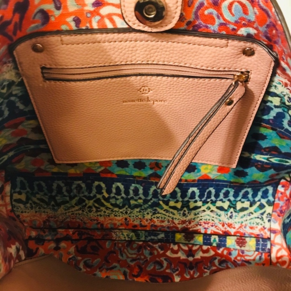 Nanette Lepore Pebbled Blush Pink Shoulder Bag - Picture 4 of 5